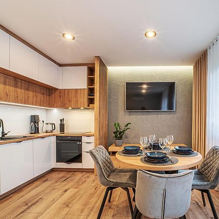 Apartament Labradoryt, Klimatyzacja, Parking Priv Boleslawiec  Bagian luar foto
