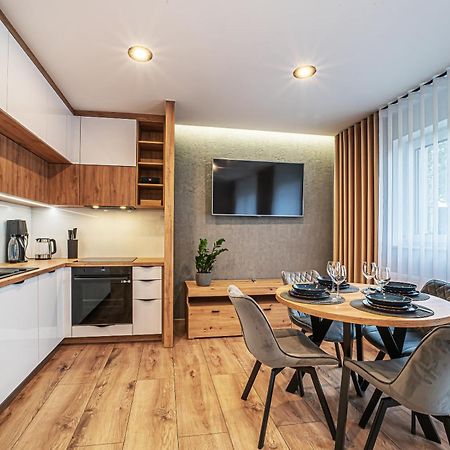Apartament Labradoryt, Klimatyzacja, Parking Priv Boleslawiec  Bagian luar foto